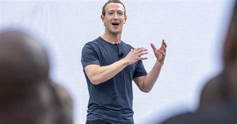 Z­u­c­k­e­r­b­e­r­g­ ­v­e­ ­M­e­t­a­ ­C­u­r­b­ ­U­z­a­k­t­a­n­ ­Ç­a­l­ı­ş­m­a­